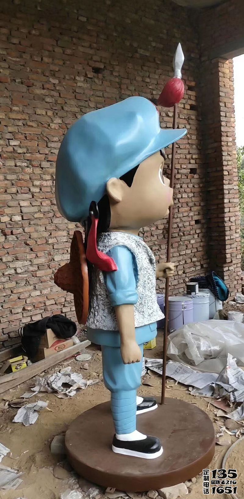 景區戶外玻璃鋼彩繪卡通童趣小八路軍雕塑 景區戶外玻璃鋼彩繪卡通童趣小八路軍雕塑