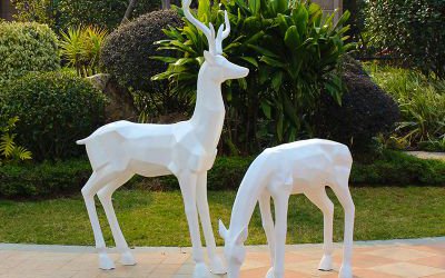 景區(qū)玻璃鋼幾何梅花鹿雕塑