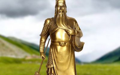 家居公司玻璃鋼漆金關(guān)公雕塑