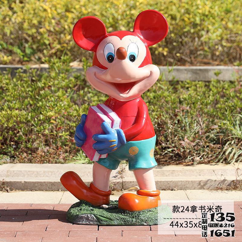 游樂場(chǎng)擺放的一只玻璃鋼卡通彩繪米老鼠雕塑 游樂場(chǎng)擺放的一只玻璃鋼卡通彩繪米老鼠雕塑