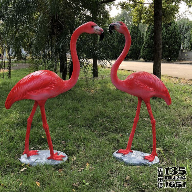 室內(nèi)景區(qū)擺放的玻璃鋼仿真火烈鳥(niǎo)雕塑 室內(nèi)景區(qū)擺放的玻璃鋼仿真火烈鳥(niǎo)雕塑