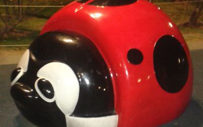 城市街道公園玻璃鋼卡通仿真動物七星瓢蟲雕塑