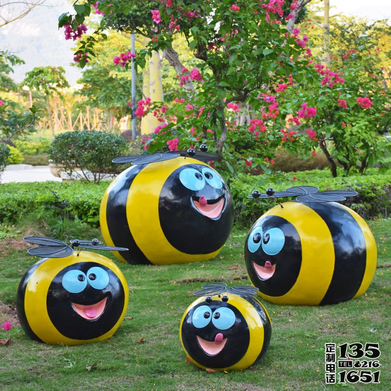 園林觀光景區四只卡通蜜蜂玻璃鋼雕塑 園林觀光景區四只卡通蜜蜂玻璃鋼雕塑