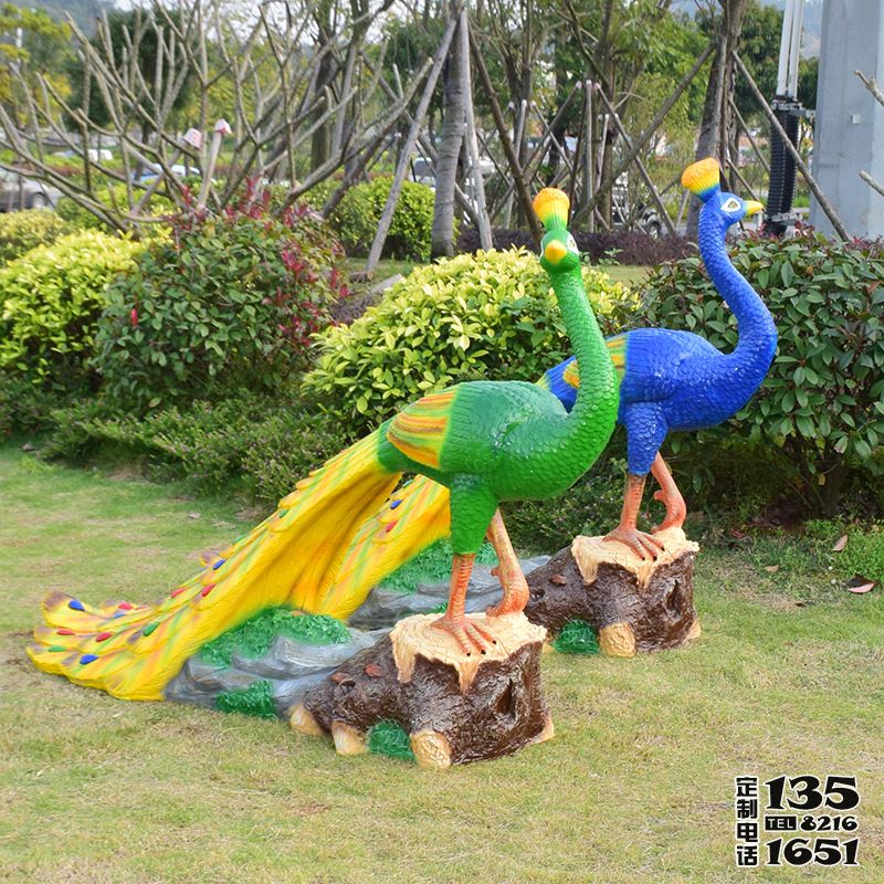 景區大型卡通彩繪玻璃鋼孔雀雕塑 景區大型卡通彩繪玻璃鋼孔雀雕塑